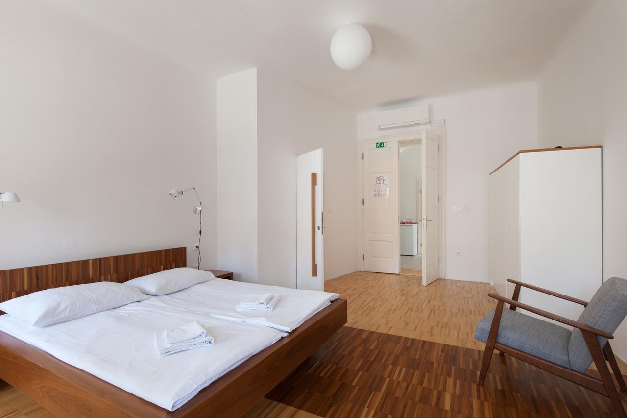 Julija&Robert'S Riverview Apartments And Rooms Lublaň Exteriér fotografie