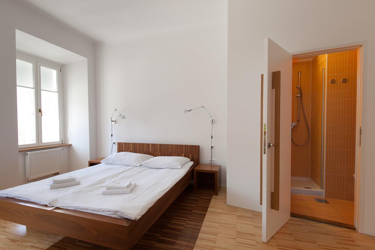 Julija&Robert'S Riverview Apartments And Rooms Lublaň Exteriér fotografie